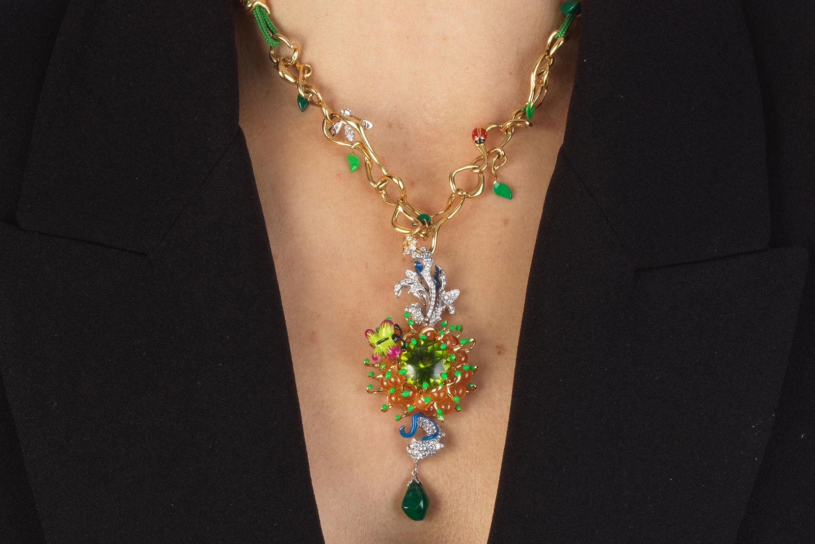  Dior Chardonnus Kiwi Mangue necklace from the 2008 Milly Carnivora collection (Lot 197, estimate £10,000 - £15,000) with a fancy-cut peridot, mandarin garnet cabochons, diamonds, tanzanites and an emerald drop