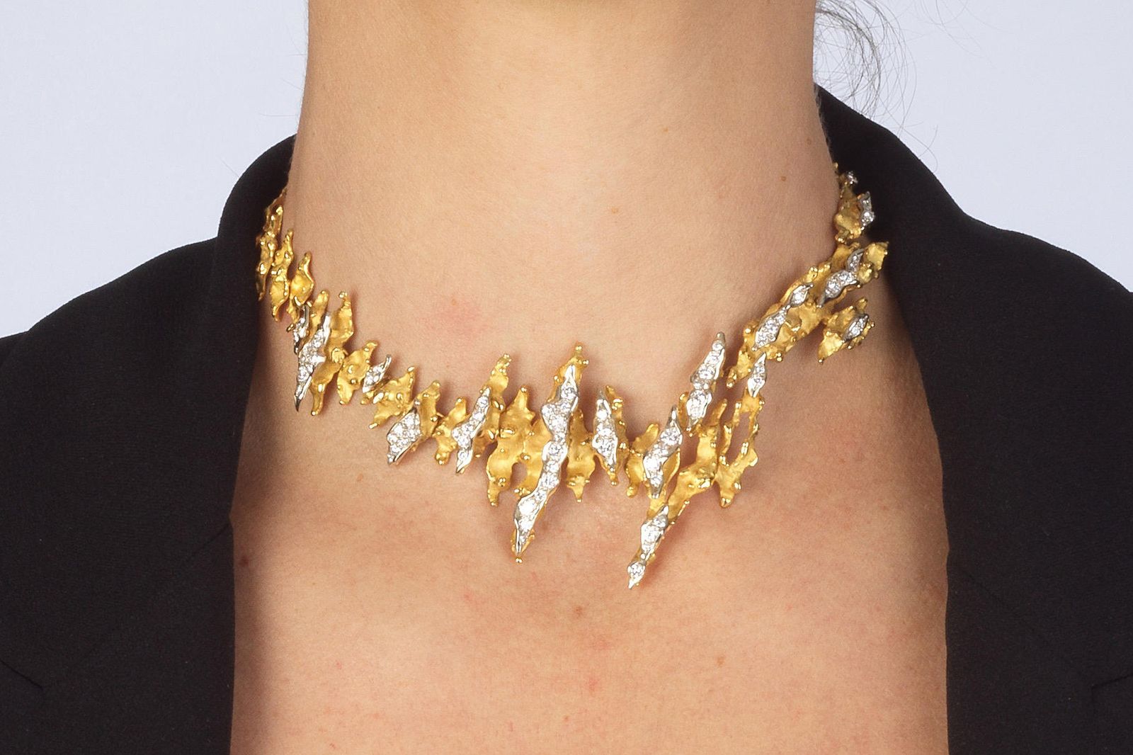  Sterlé diamond-set collar necklace, circa 1967 (Lot 6, estimate £5,000 - £8,000), due to be sold by Bonhams at its upcoming London Jewels auction