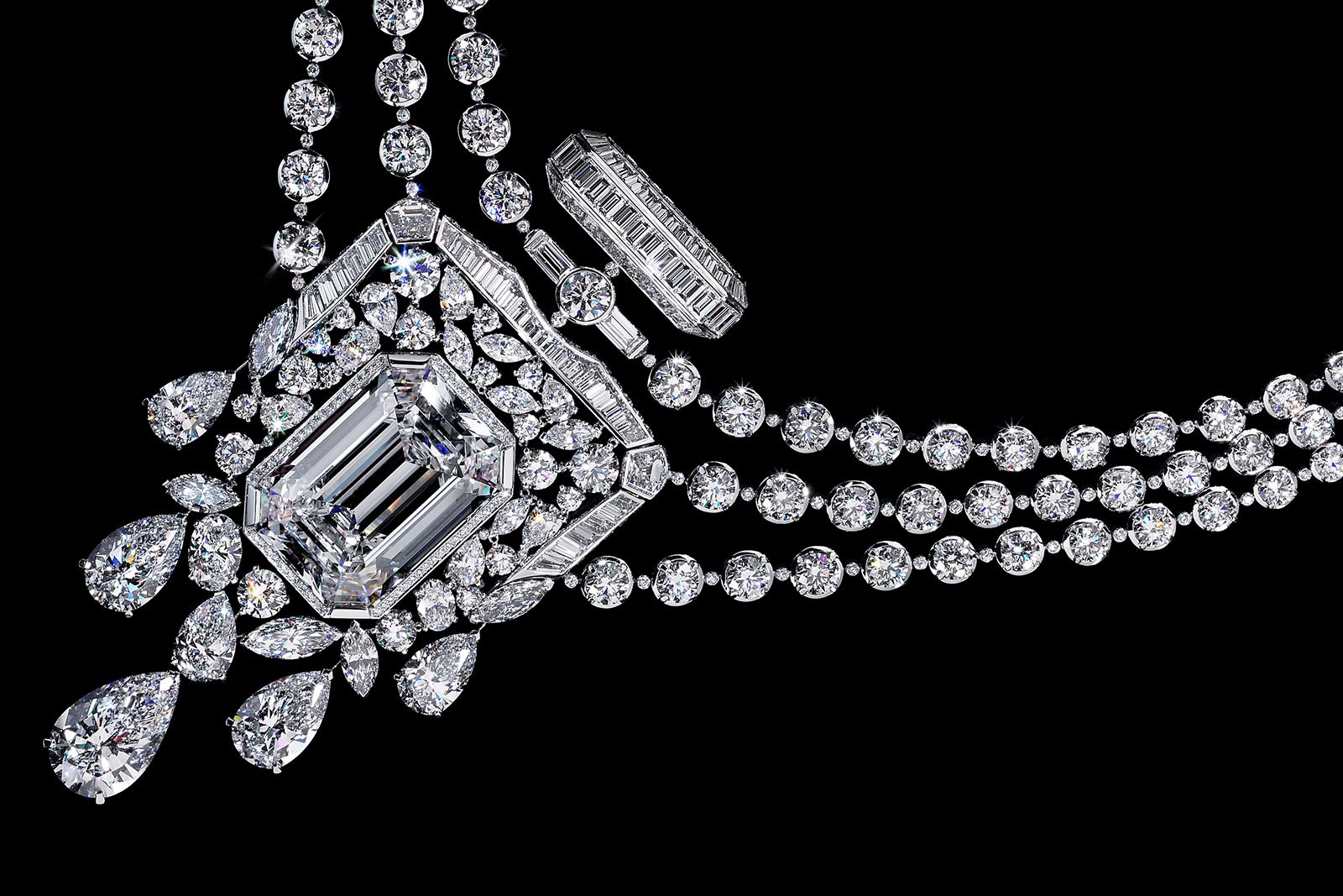  Chanel 55.55ct high jewellery necklace close up