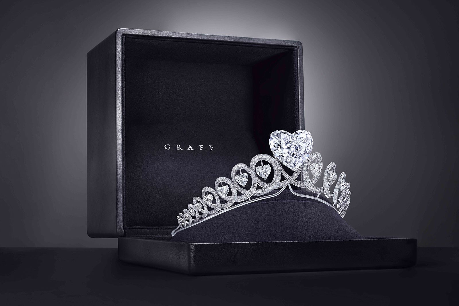 Graff Diamonds 157.80-carat heart-shaped diamond tiara