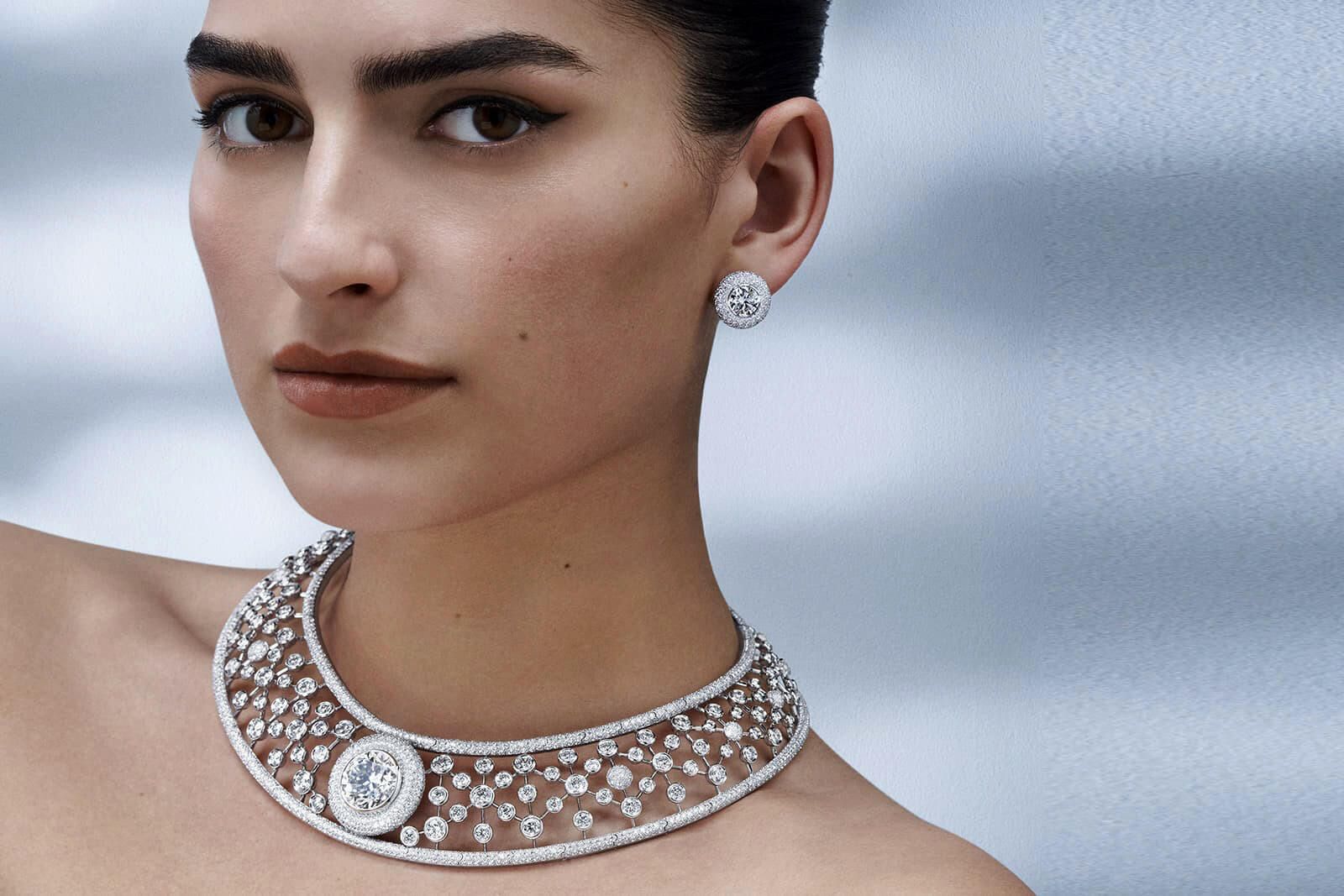 De Beers Atomique Collar necklace worn