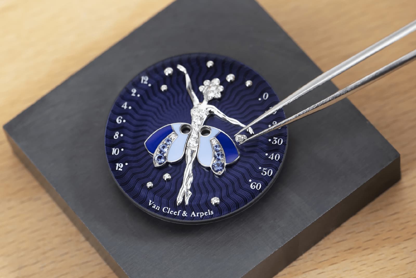 Van Cleef & Arpels Lady Arpels Ballerine Enchantée watch in the making