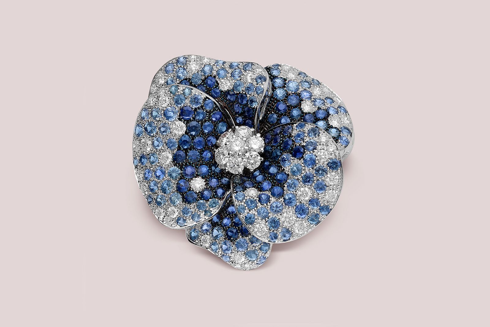  Leo Pizzo sapphire and diamond ring from the Flora collection 