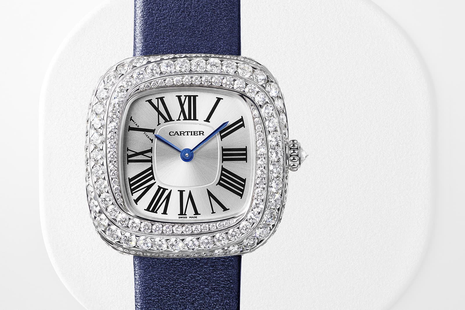  Coussin de Cartier watch with white diamonds set in a spiral 