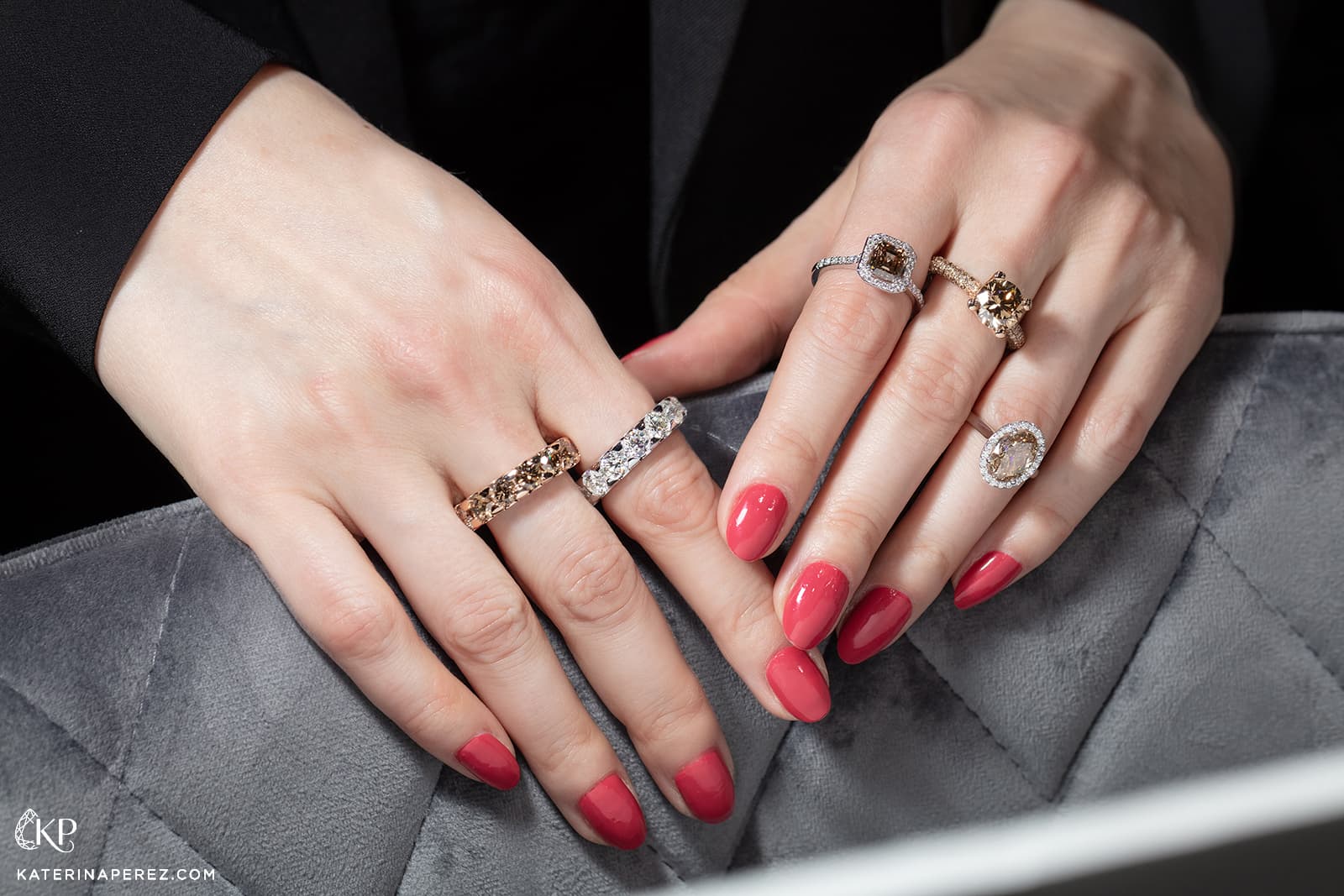 Leo Wittwer fancy coloured diamond engagement rings and eternity rings 