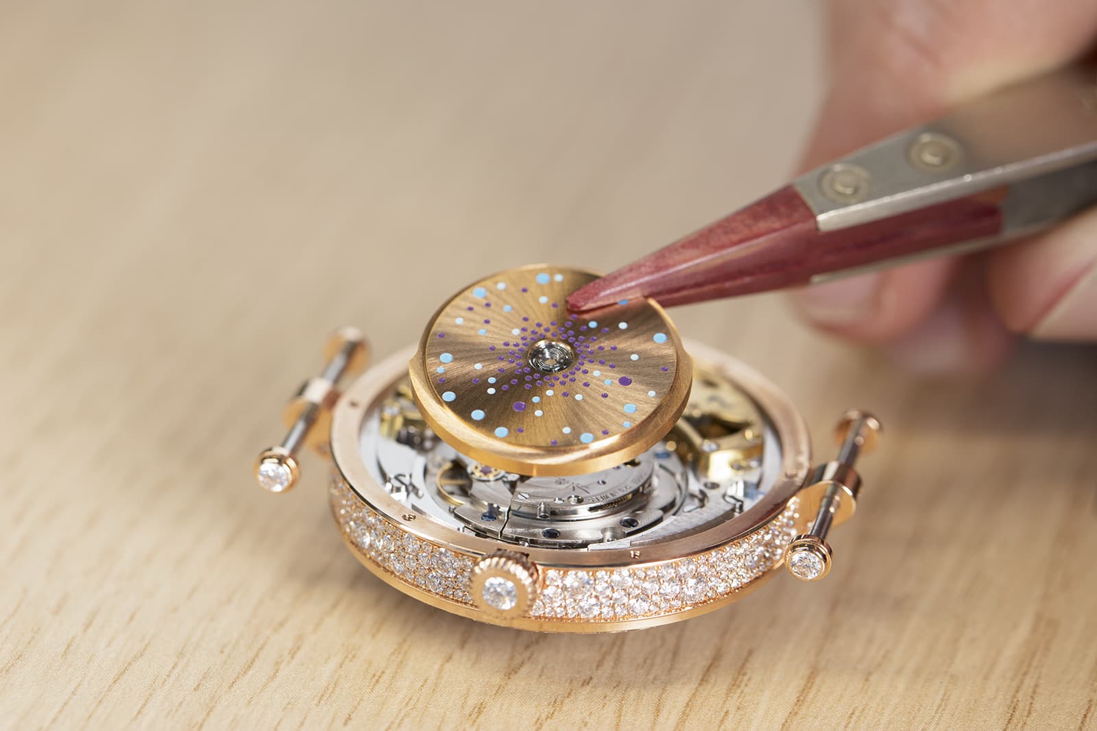 The movement within the new Van Cleef & Arpels Lady Arpels Heures Florales watch 