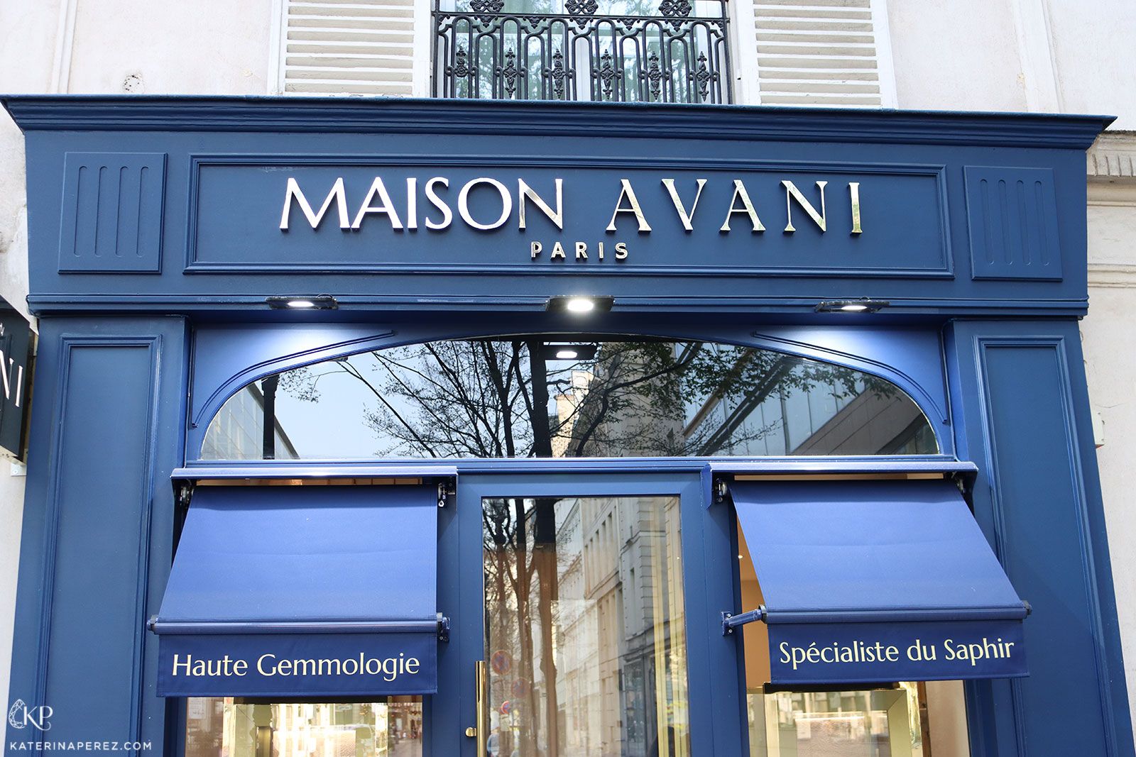  Outside Maison Avani boutique in Paris