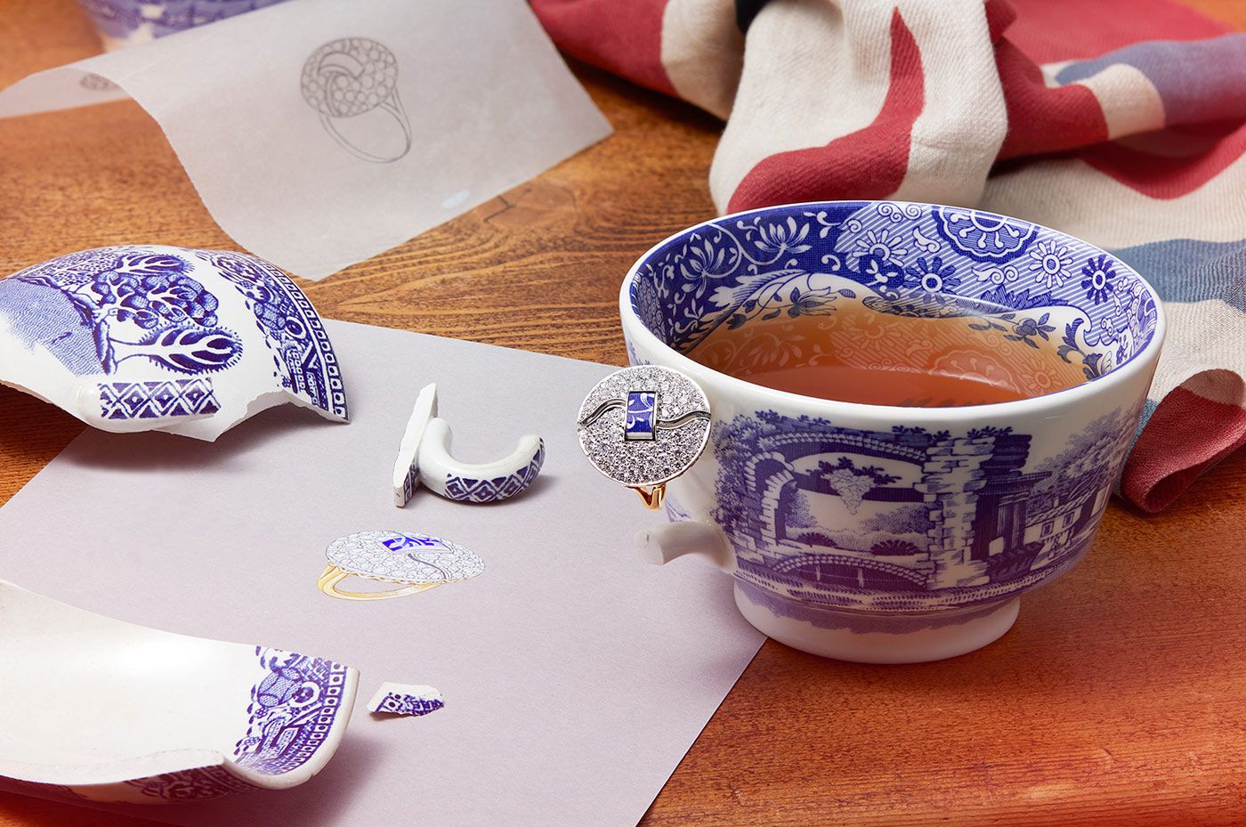  Pragnell Her Majesty's Platinum Jubilee Collection 20th Anniversary Royal Worcester china ring with snow-set diamonds in 18k yellow gold
