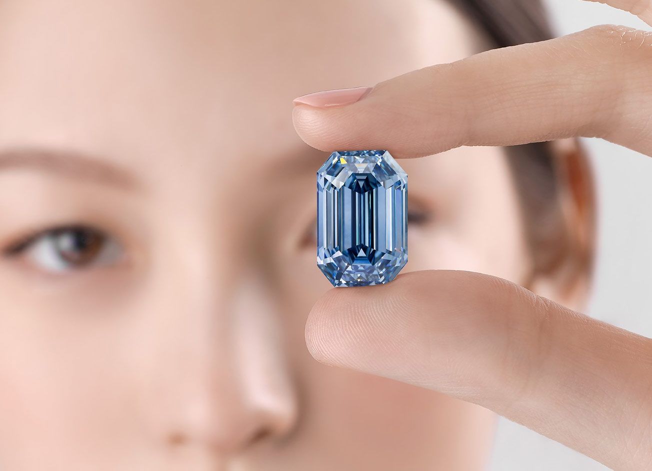 The De Beers Blue diamond at 15.1 carats