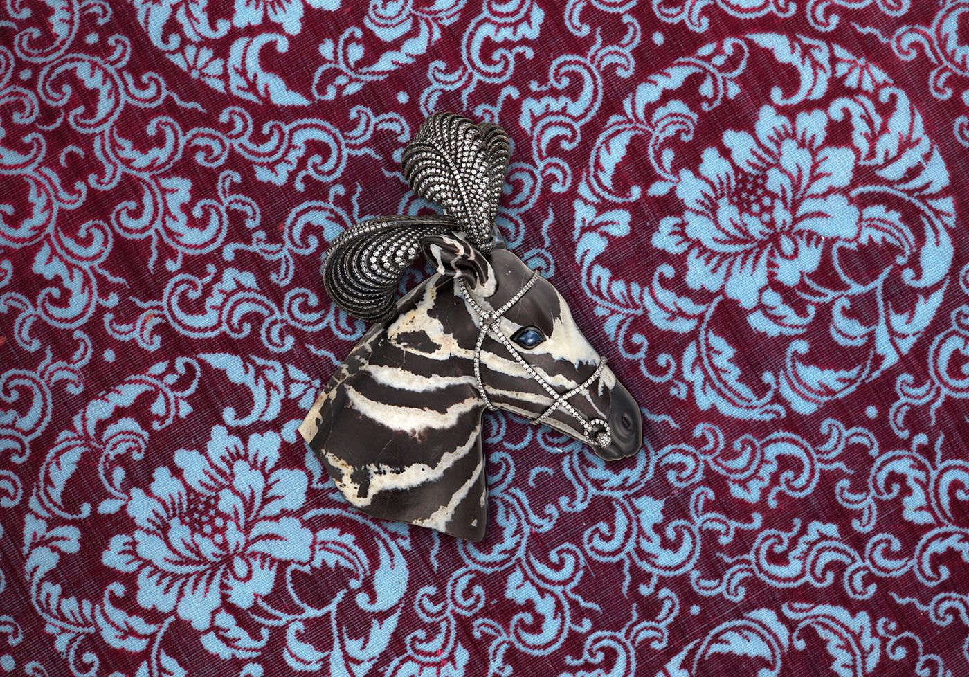 JAR Zebra brooch with agate, diamonds, sapphires and black enamel in silver and 18k yellow gold (1987)