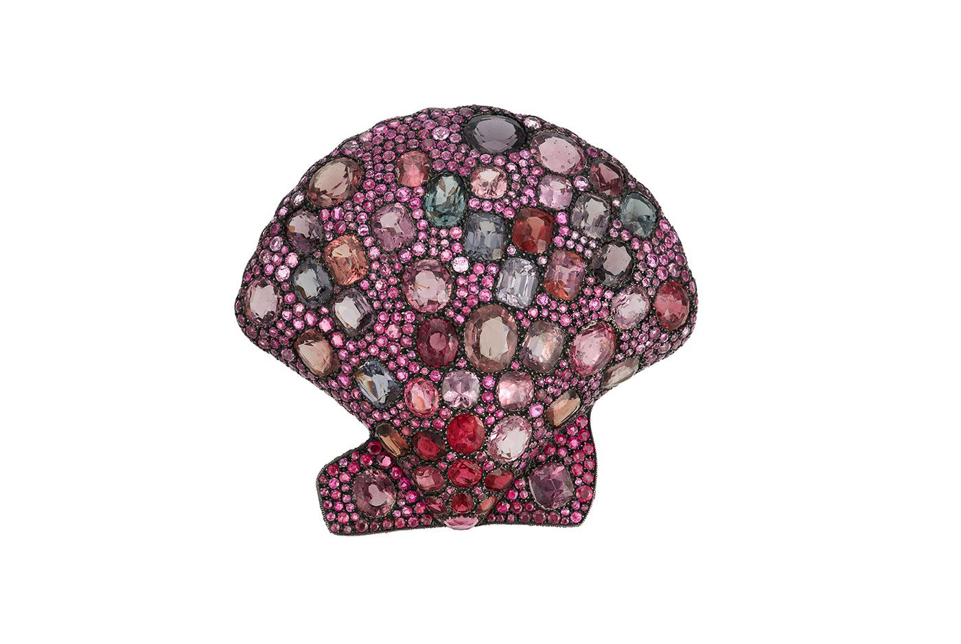  JAR Shell brooch with rubies and spinels in silver and 18k yellow gold (1990), to be sold by Christie’s New York in June 2022