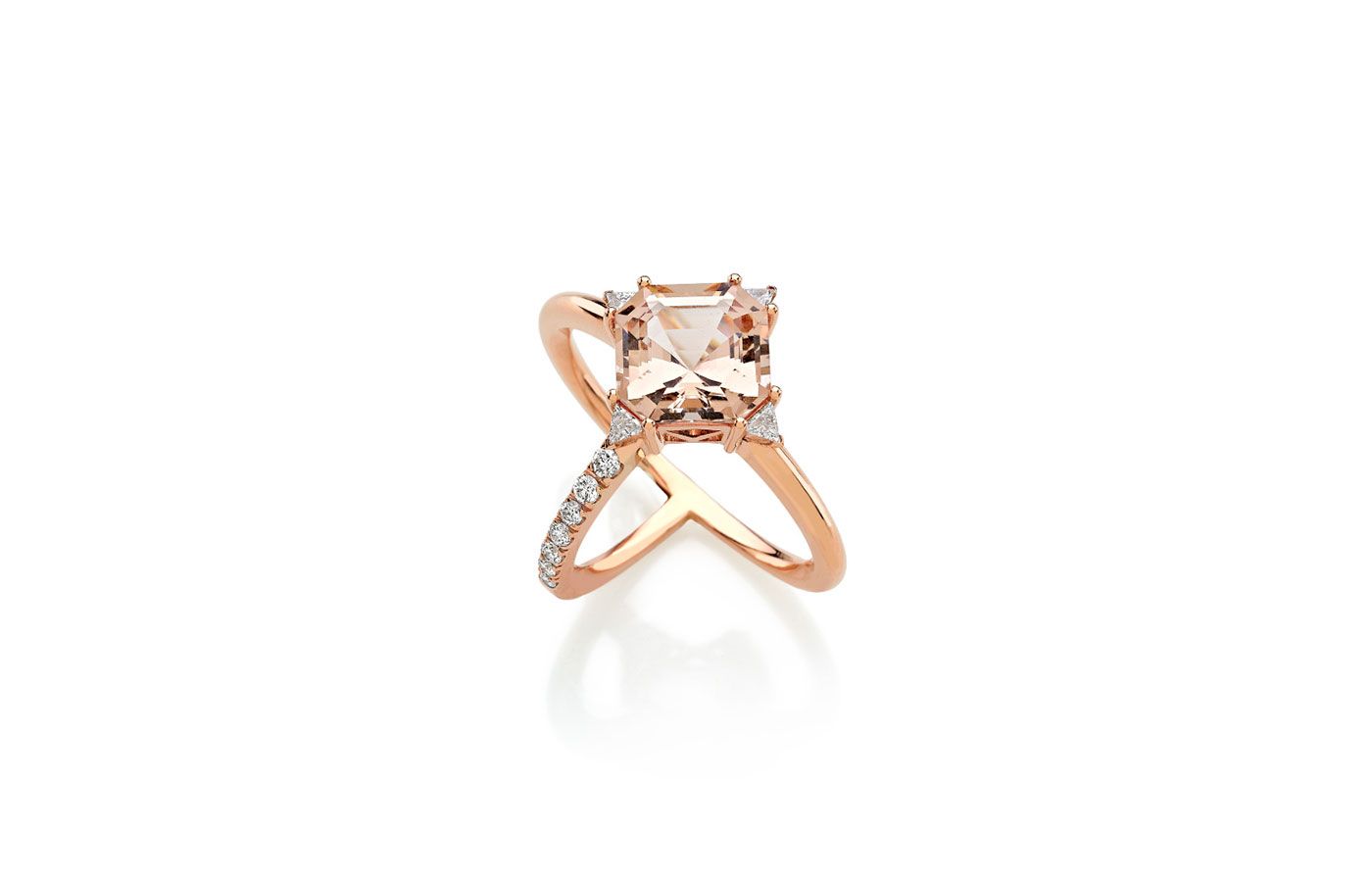  Luvor Central Park ring with a morganite and diamonds in 18k gold 