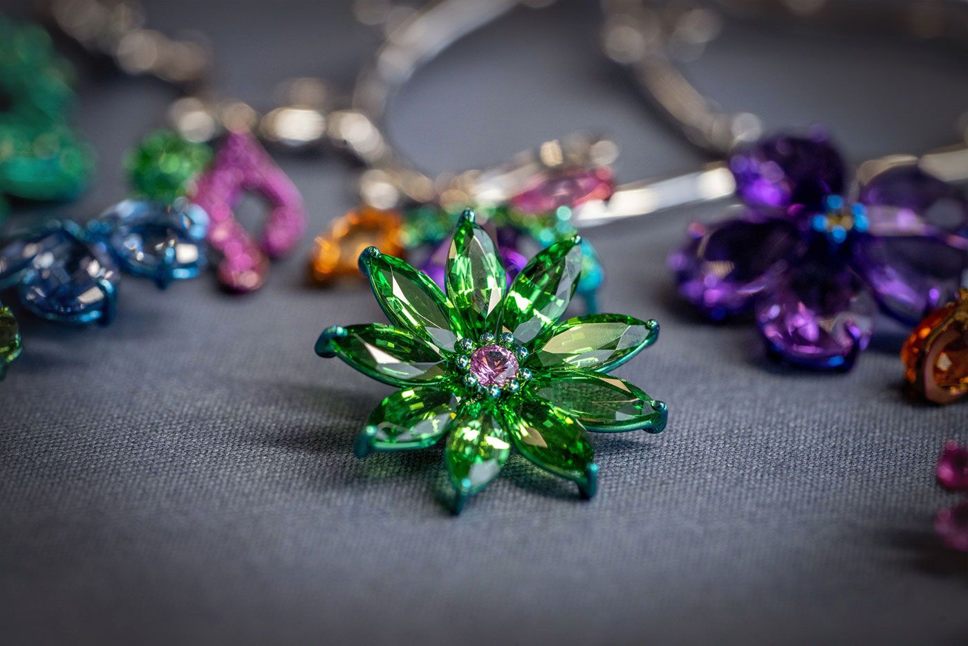  Chopard Chopard Loves Cinema necklace in the making