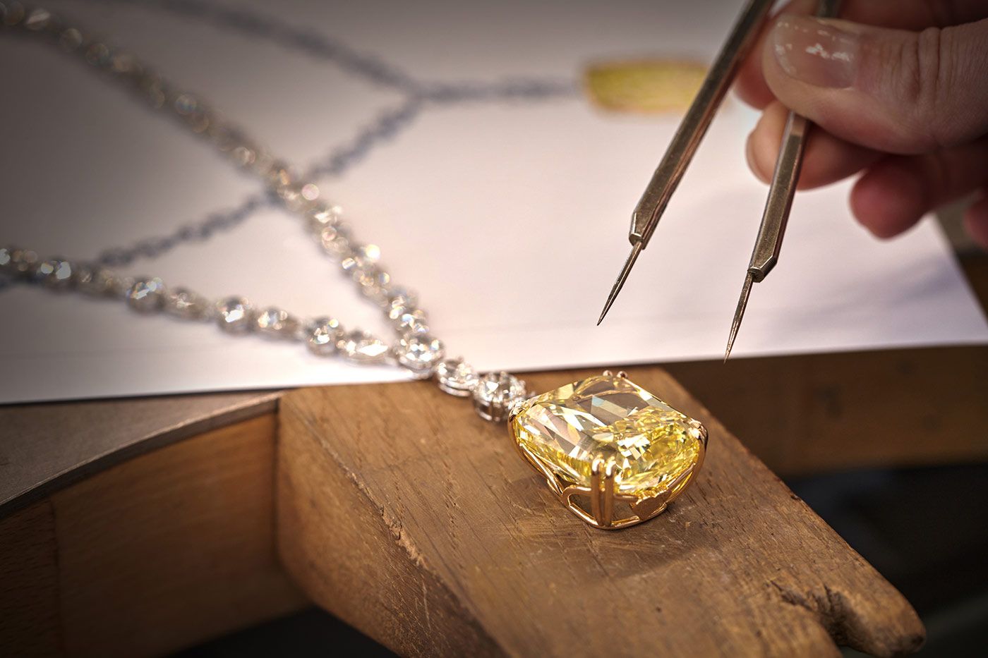  Yellow diamond necklace from the Red Carpet Collection