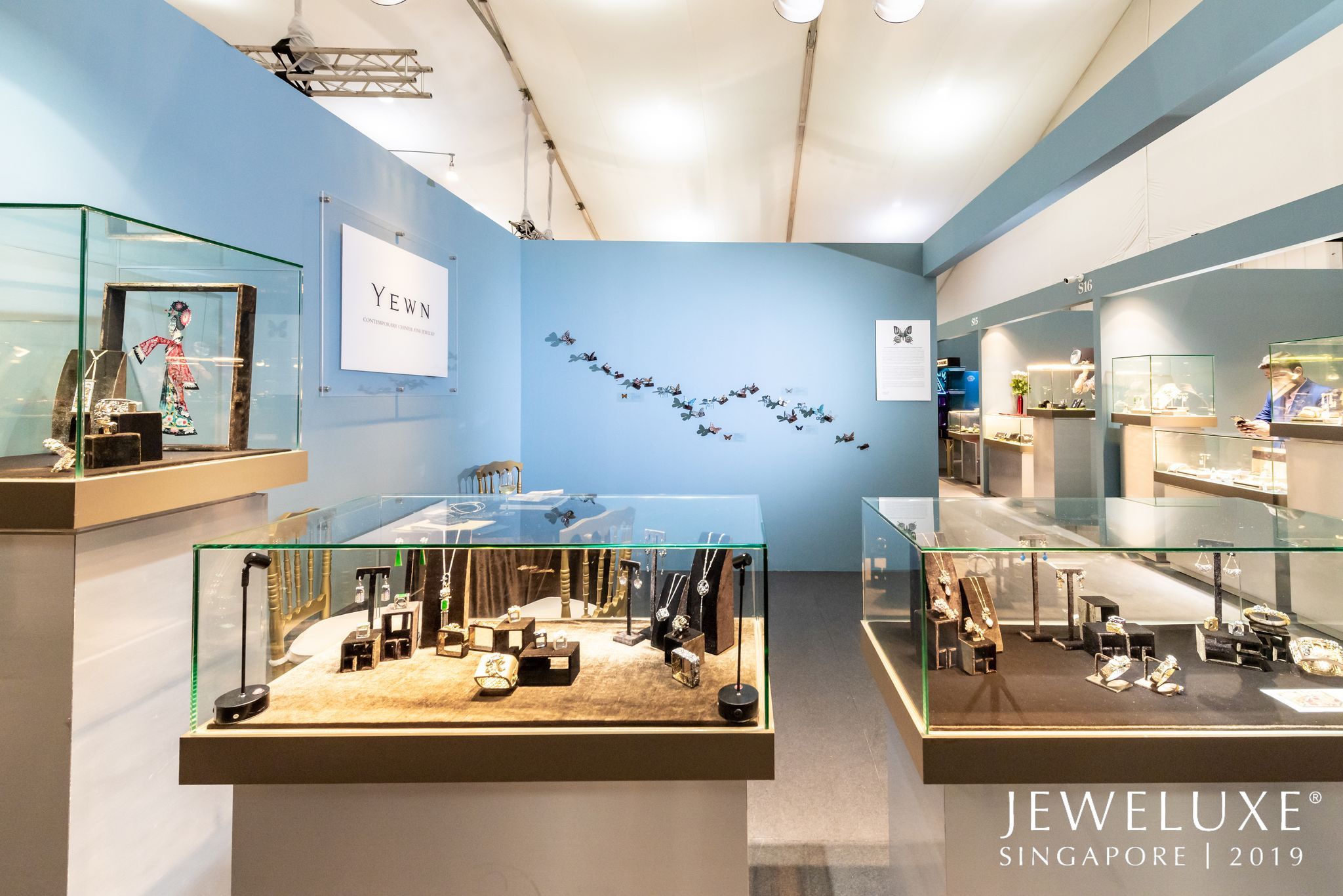  Beautiful presentation spaces at the JeweLuxe exhibition in Singapore
