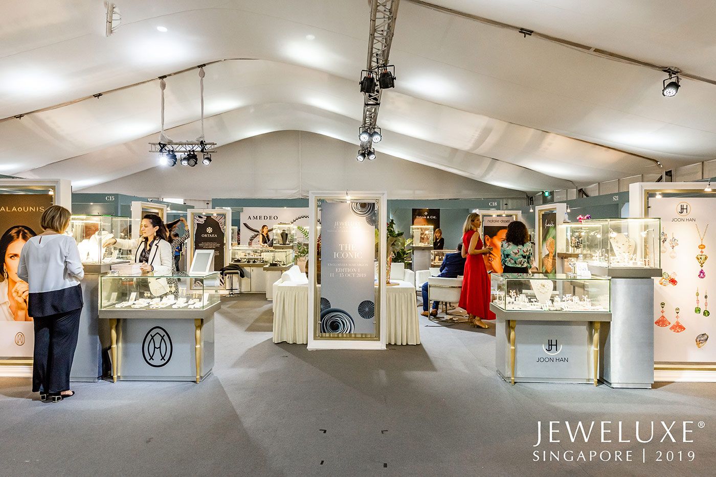 Behind the scenes of the JeweLuxe exhibition in Singapore