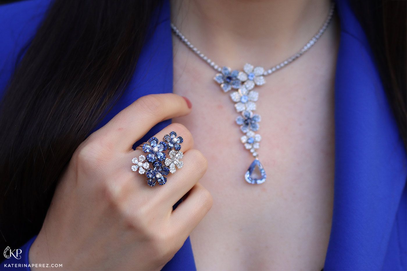 Cesare Pompanon Primavera Quintuor ring with sapphires and diamonds in white gold