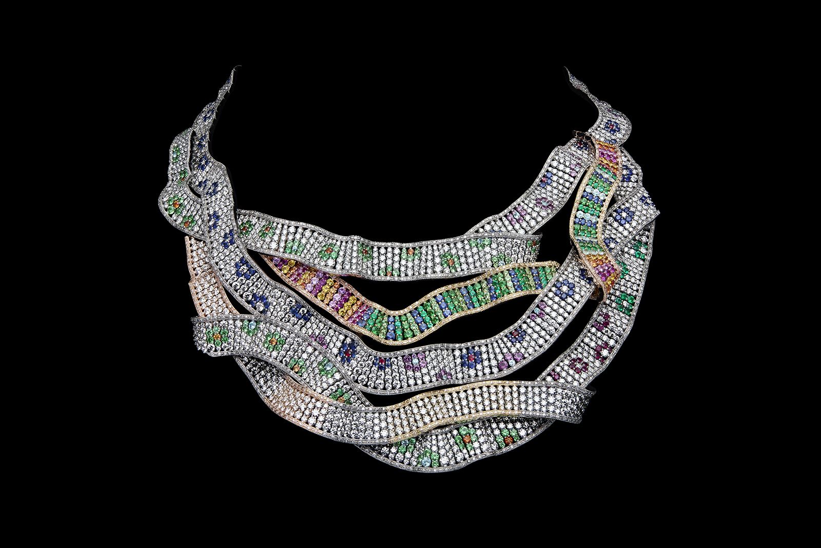 Dior Print High Jewellery necklace in pink and yellow gold with diamonds, emeralds, rubies, blue, yellow and pink sapphires, Paraiba-type tourmalines, tsavorites garnets, spessartites, rhodolite garnets and red spinels
