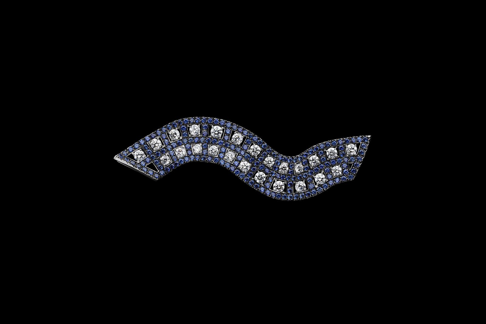  Dior Print High Jewellery creation with a check pattern effect using white diamonds and blue sapphires
