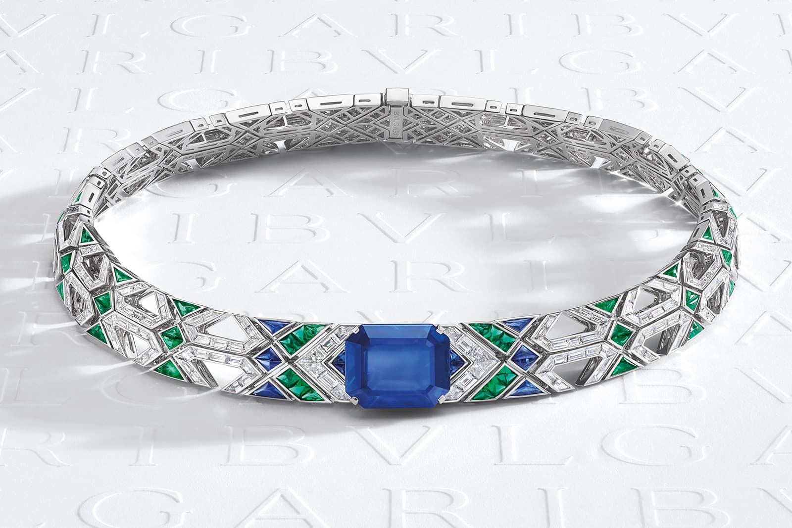 Bulgari necklace with an octagonal-cut sapphire from the Eden The Garden of Wonders High Jewellery collection