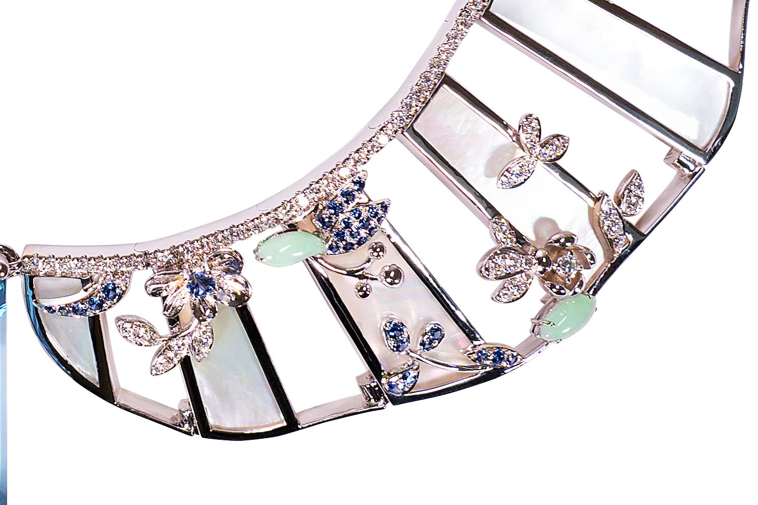 Simone jewels Le Grand Chinoiserie necklace with ice jade, blue sapphires and diamond details 