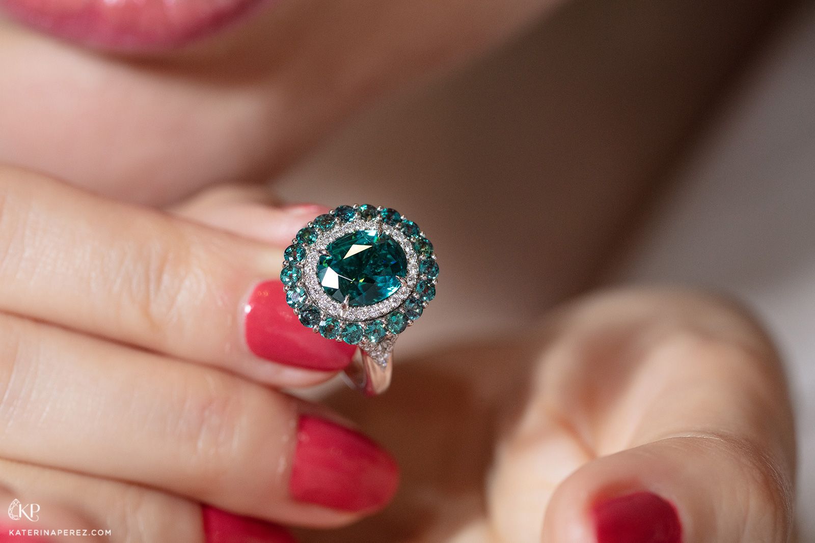 Omi Privé grandidierite, alexandrite, diamond and platinum award-winning ring