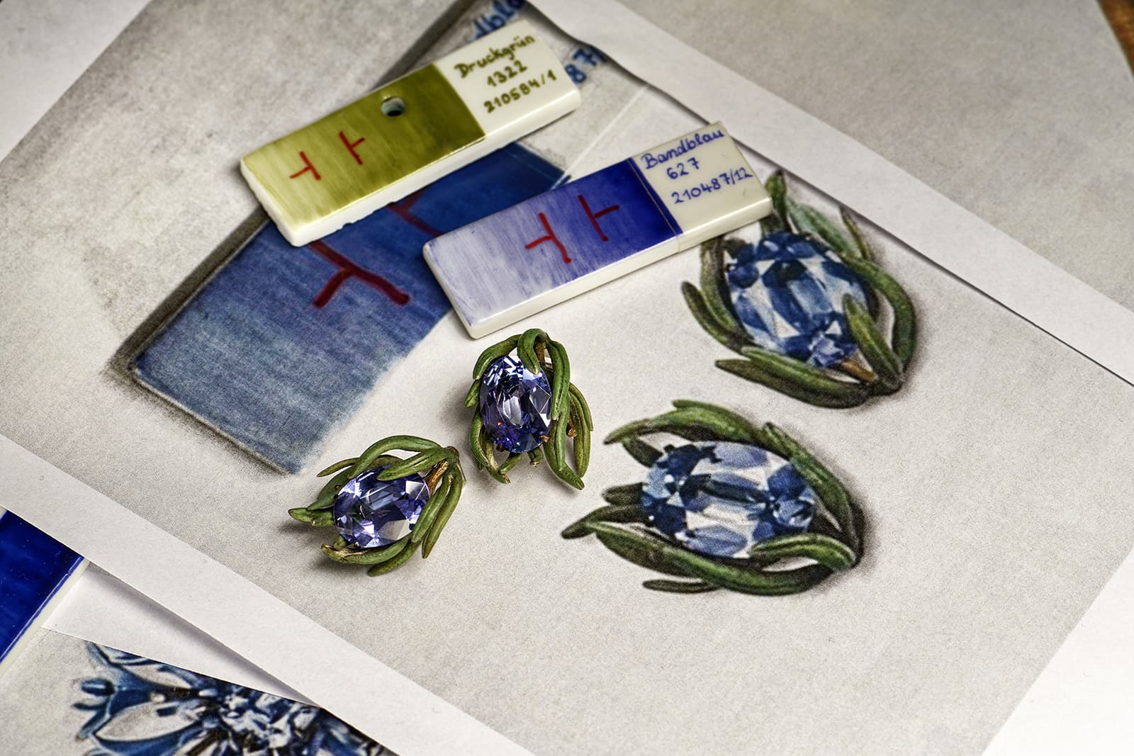  Hemmerle Infused Jewels Rosemary  earrings in bronze, white gold and tanzanite