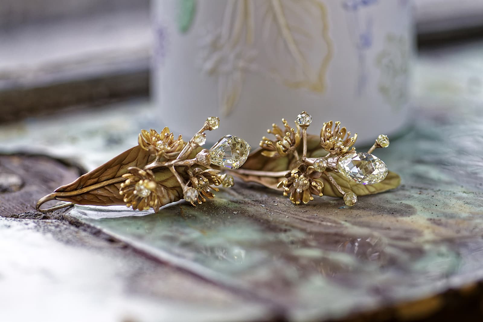  Hemmerle Infused Jewels Linden Blossom earrings in aluminium, white gold and diamond
