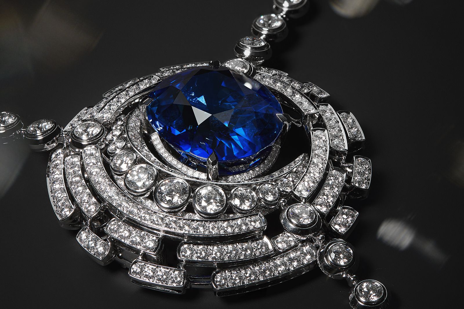  Chanel High Jewellery Allure Céleste necklace features a 55.55-carat oval sapphire 