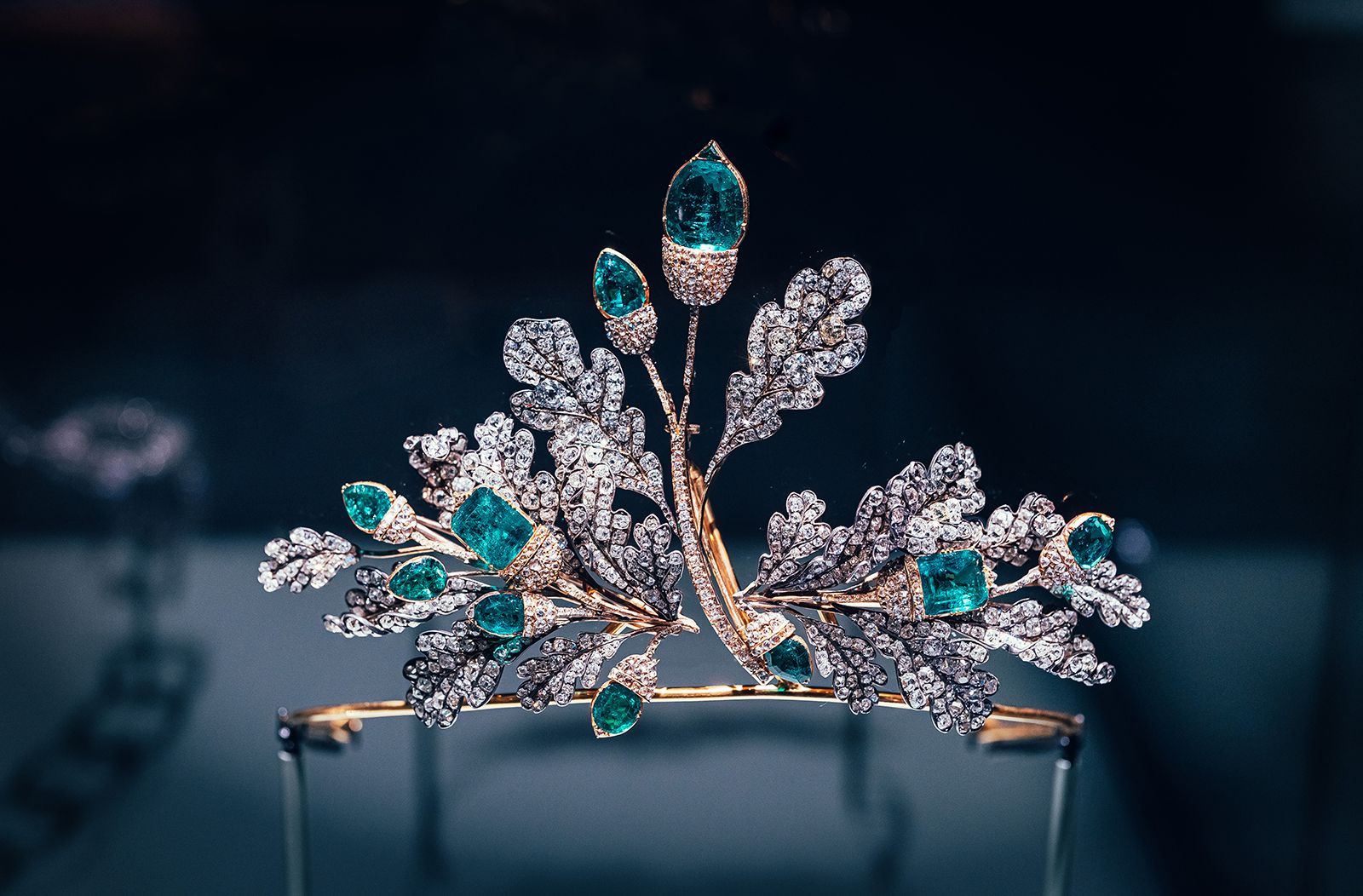 tiara chaumet high jewelry