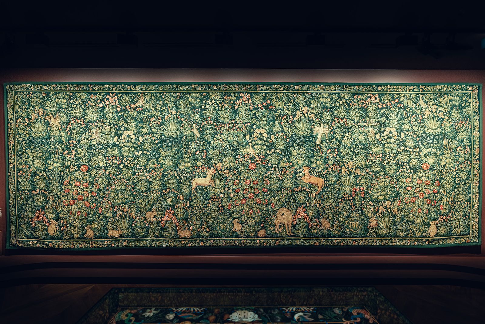   Mille-fleurs dite de l'Adoration Tapestry, 1530-1535