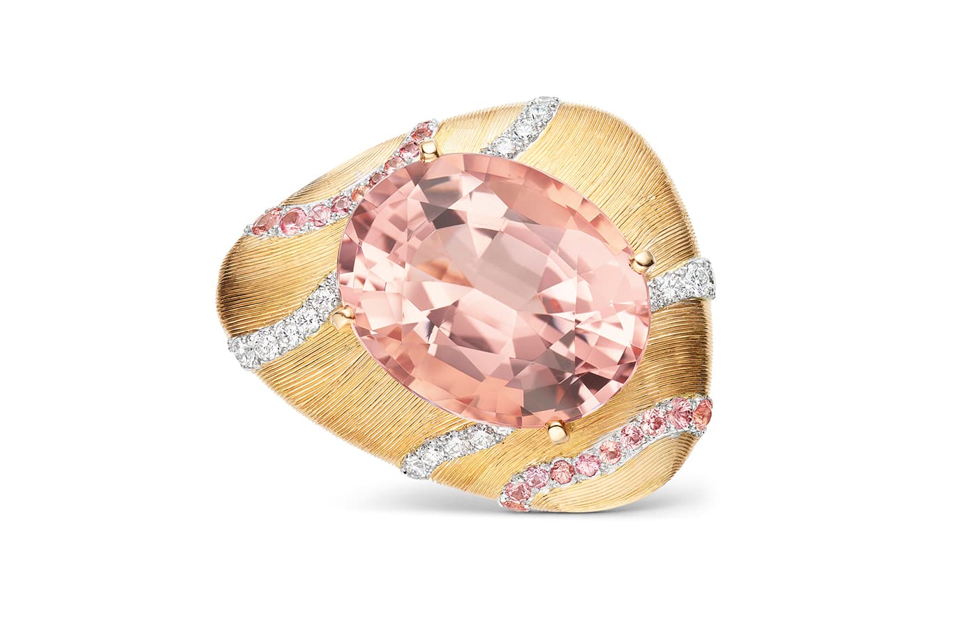 Chaumet Golden Pebbles ring in yellow gold, morganite and diamond from the Ondes et Merveilles High Jewellery collection