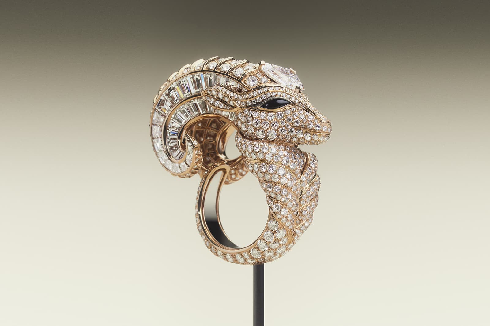  Boucheron diamond, onyx and pink gold Gazelle ring from the Carte Blanche Ailleurs High Jewellery collection
