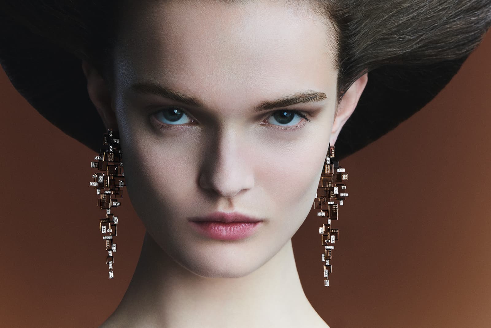  Boucheron quartz, diamond and white gold Cristaux Pendants earrings from the Carte Blanche Ailleurs High Jewellery collection