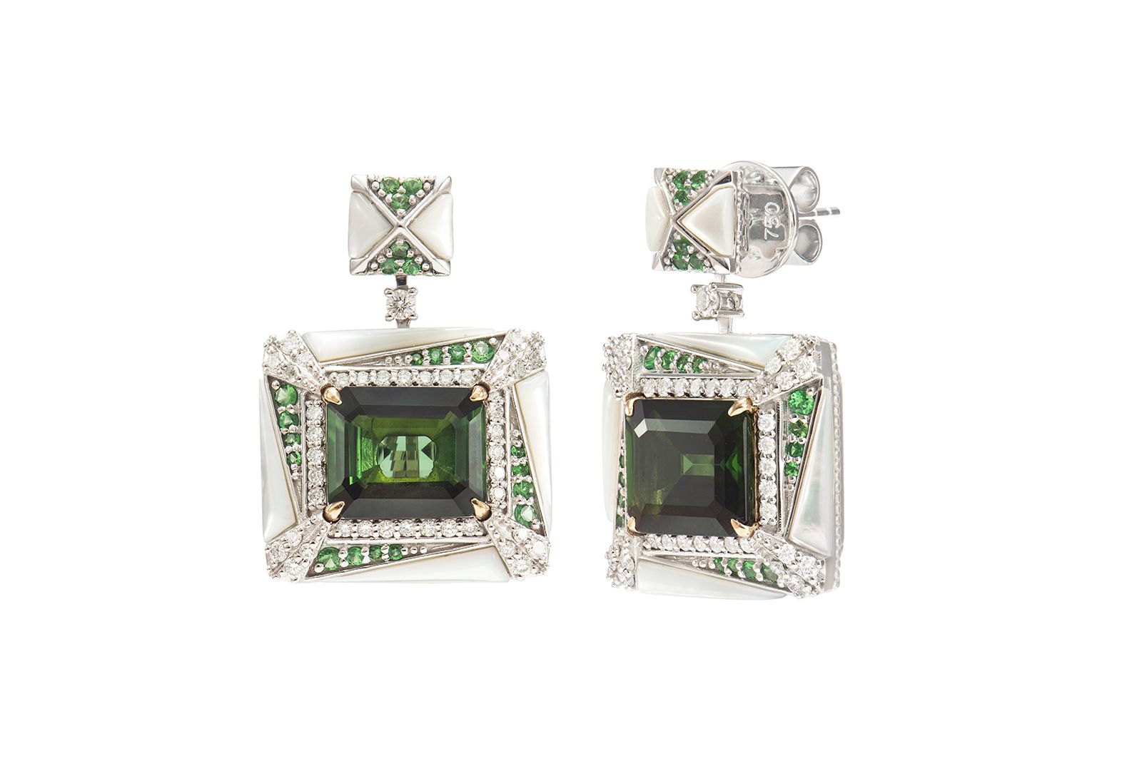  Sunita Nahata earrings with green tourmalines, tsavorites, mother of pearl and diamonds in 18k white and yellow gold from the Mystic Green Tourmaline collection