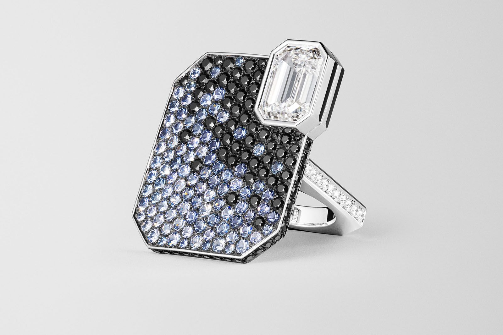  Hermès Miroir d’ombre ring with an emerald-cut diamond and a gradient of black spinel and blue sapphires from the Les Jeux de l'ombre High Jewellery collection