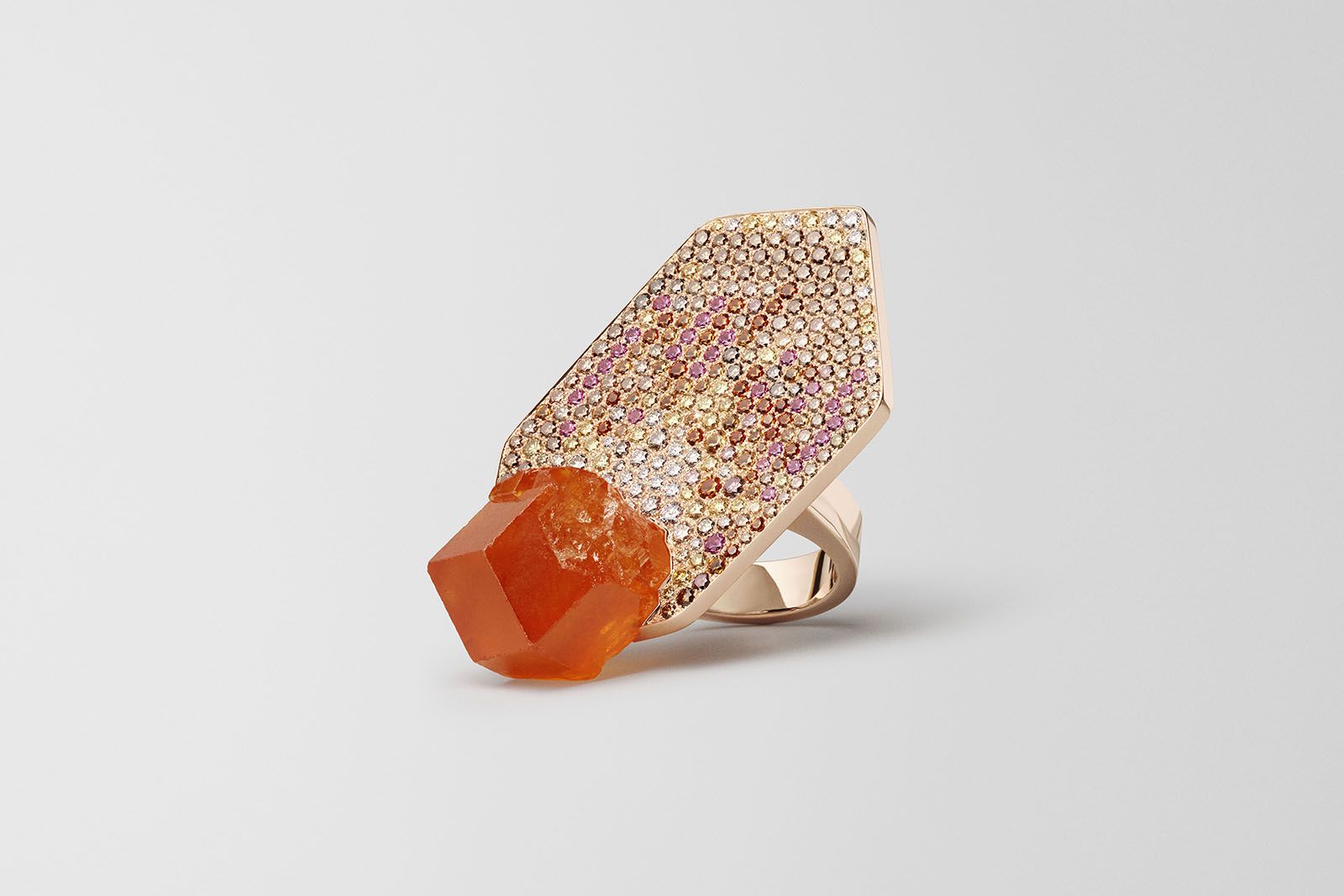  Hermès Lumières brutes ring with rough spessartite garnet from the Les Jeux de l'ombre High Jewellery collection