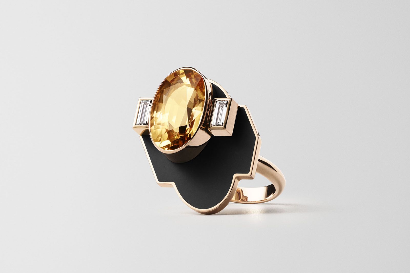  Hermès Ombres mobiles ring with an oval-shaped yellow gemstone and diamonds Les Jeux de l'ombre High Jewellery collection