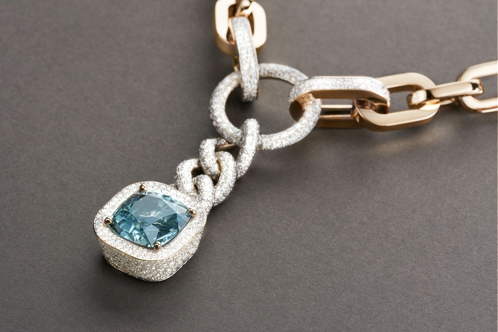 Pomellato Princess The Rapper Acqua necklace with a 15.65 carat aquamarine from the La Gioia di Pomellato High Jewellery collection