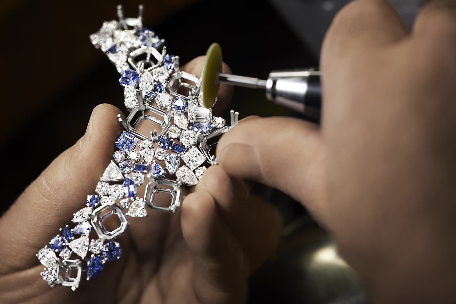  Making of the Harry Winston aquamarine, sapphire, diamond and white gold Santorini necklace from the Majestic Escapes High Jewellery collection 