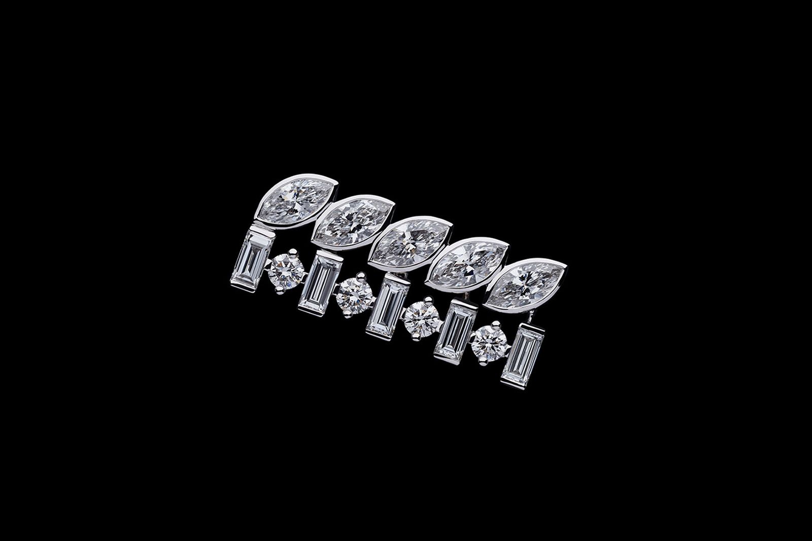  Fancy-cut diamond cufflinks from the Dior Joaillerie Galons Dior High Jewellery Collection
