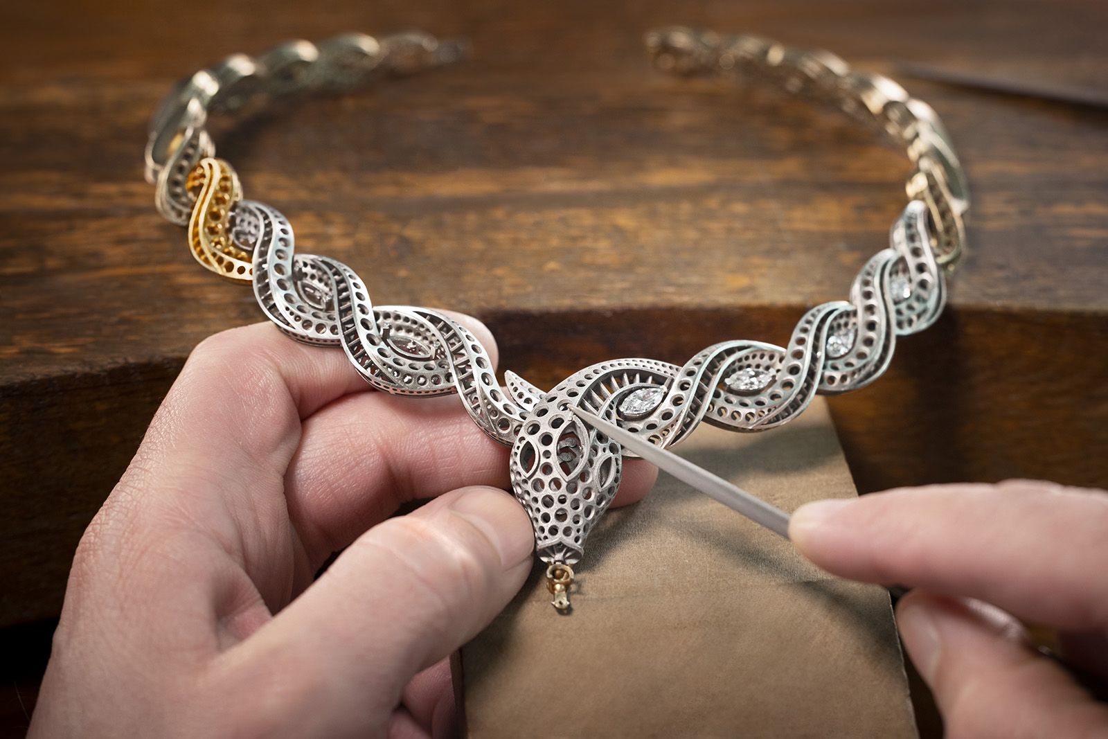  Making of Bulgari platinum, sapphire and diamond High Jewellery necklace