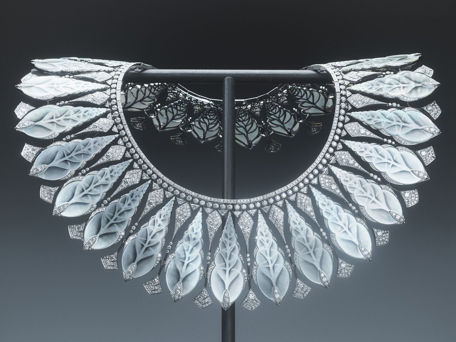 Boucheron mother-of-pearl, diamond and white gold Coquillage necklace from the Carte Blanche Ailleurs High Jewellery collection