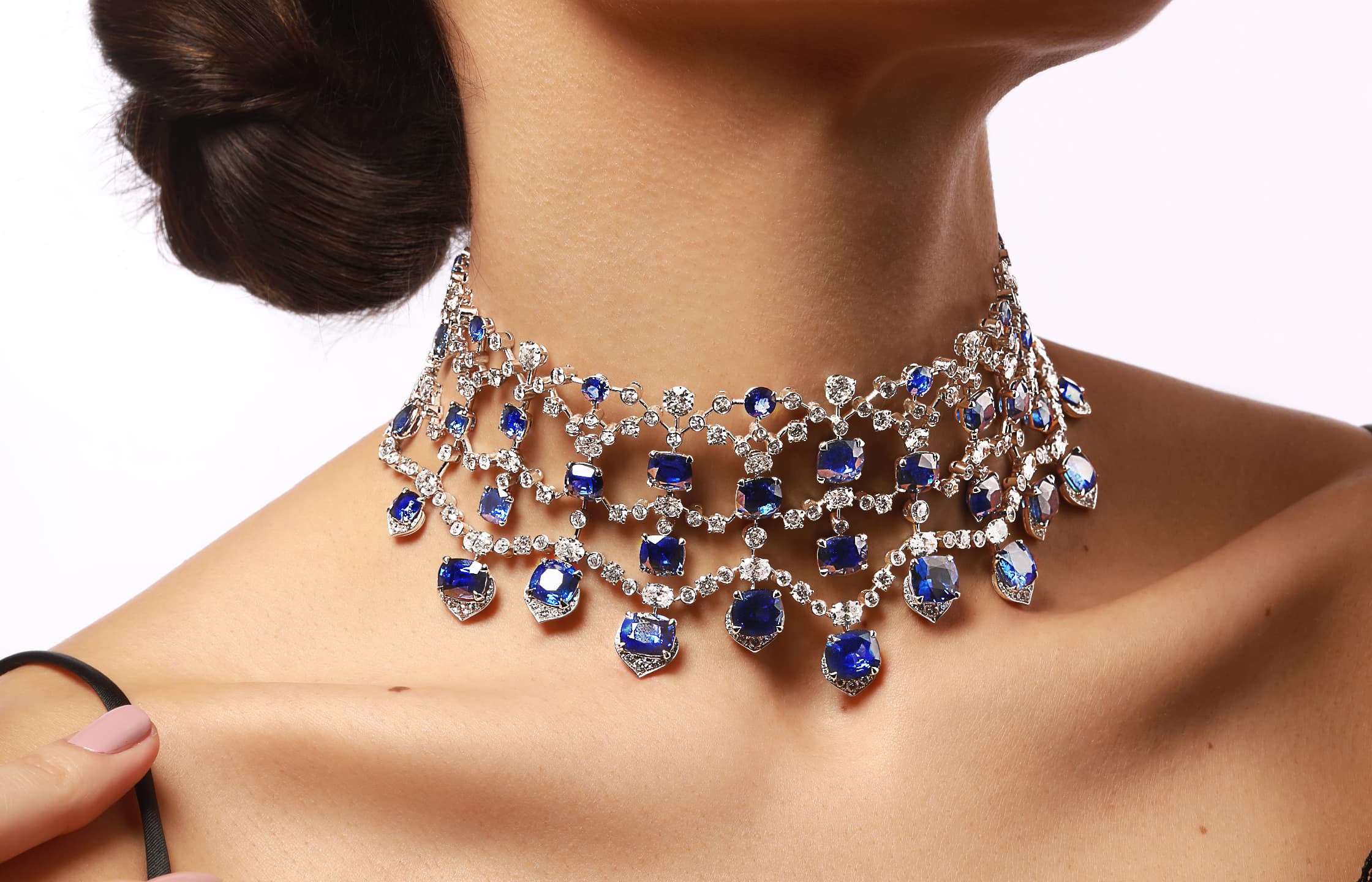 Sapphire choker discount