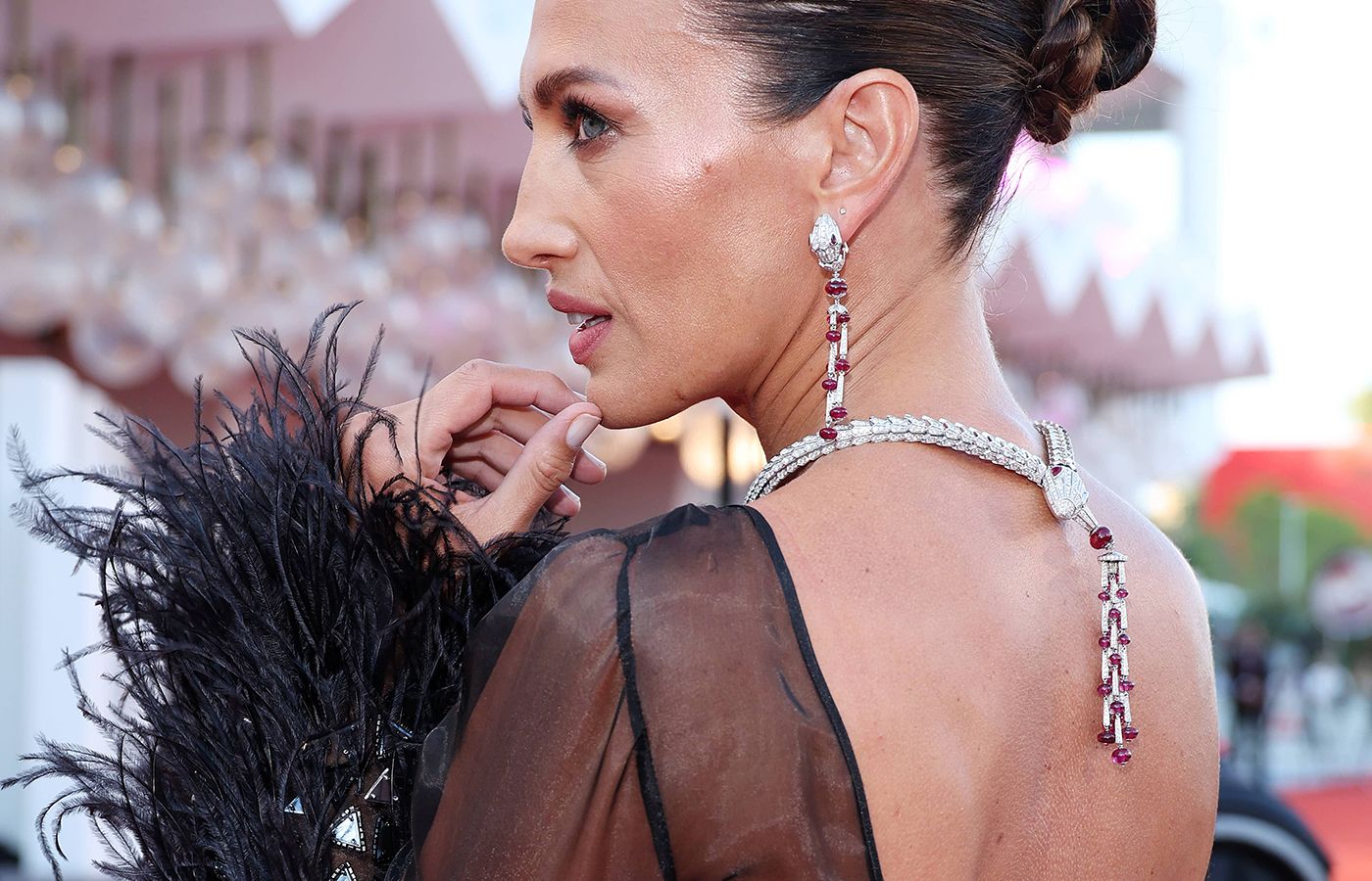 Spanish model and TV personality Nieves Álvarez wearing Bulgari High Jewellery at the 2022 Venice International Film Festival
