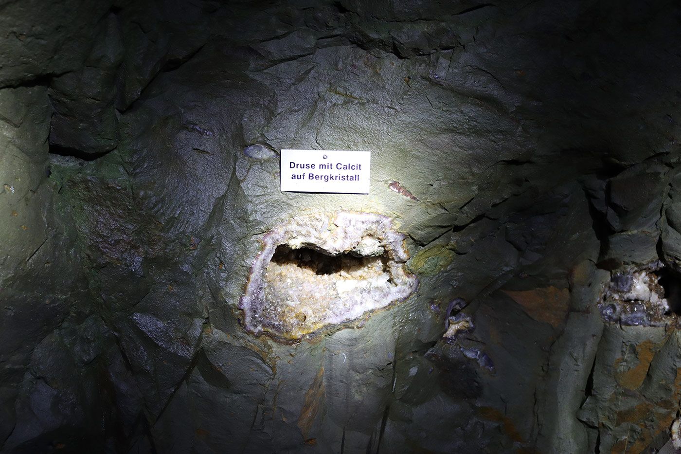 Quartz druzy at the Steinkaulenberg Gem Mines