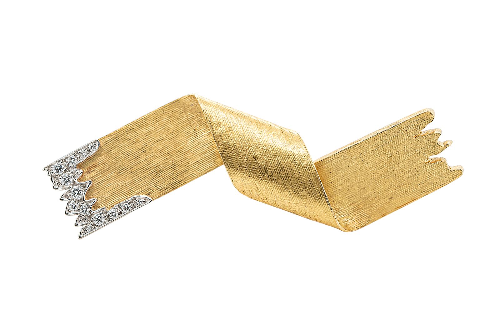  Andrew Grima gold and diamond Twisted Ribbon brooch sold by Omnēque