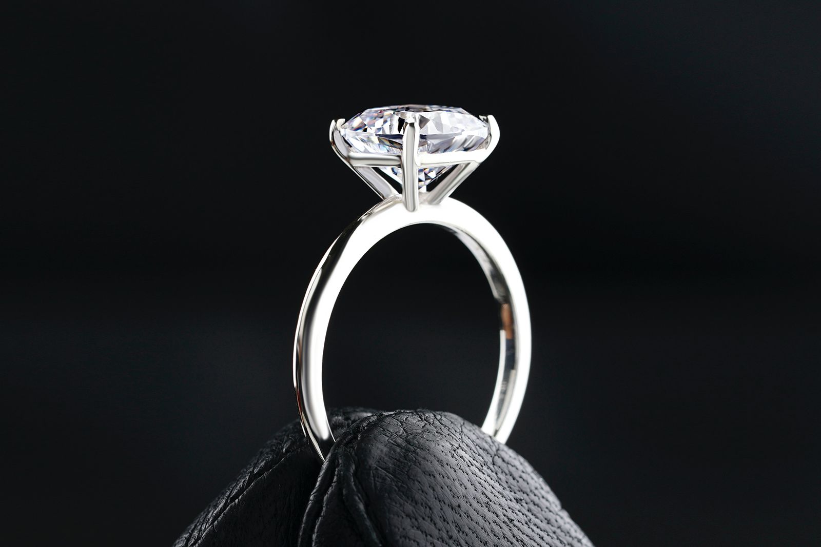 John Pye platinum and diamond Pex ring