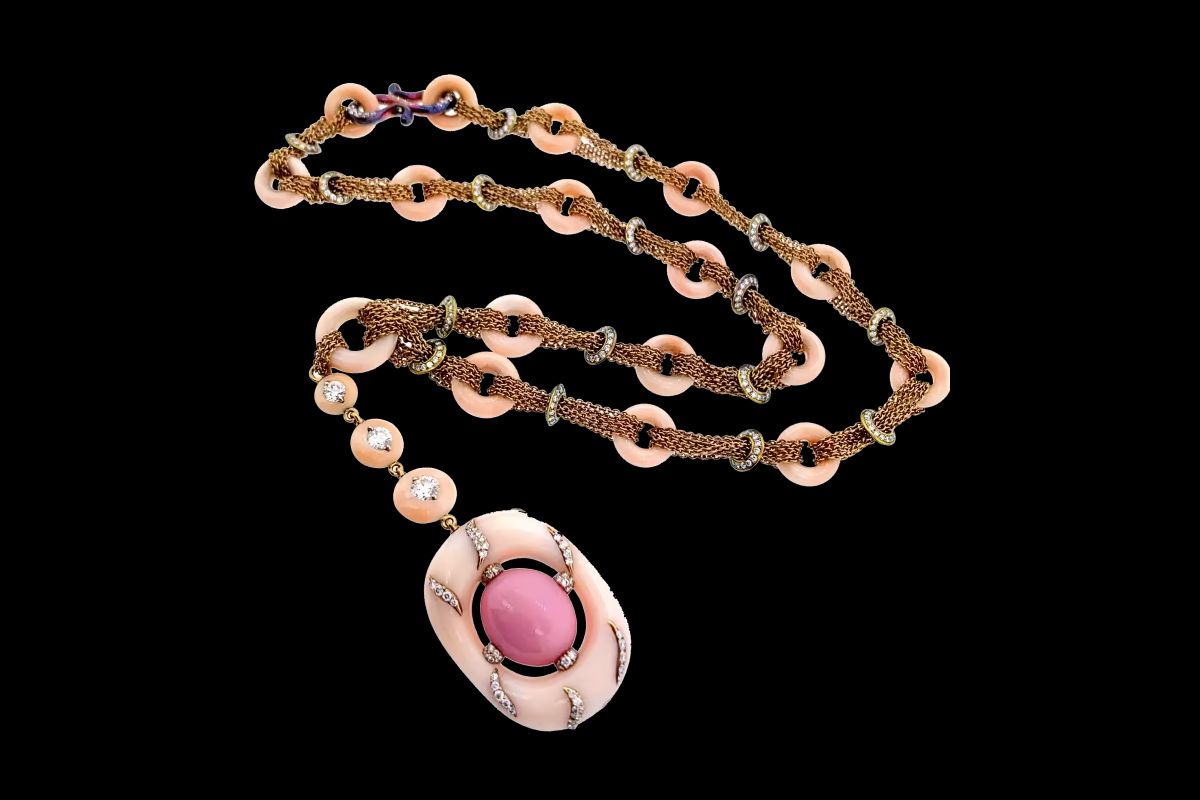 Omnēque Wallace Chan gold, diamond, pink hard stone and conch pearl necklace