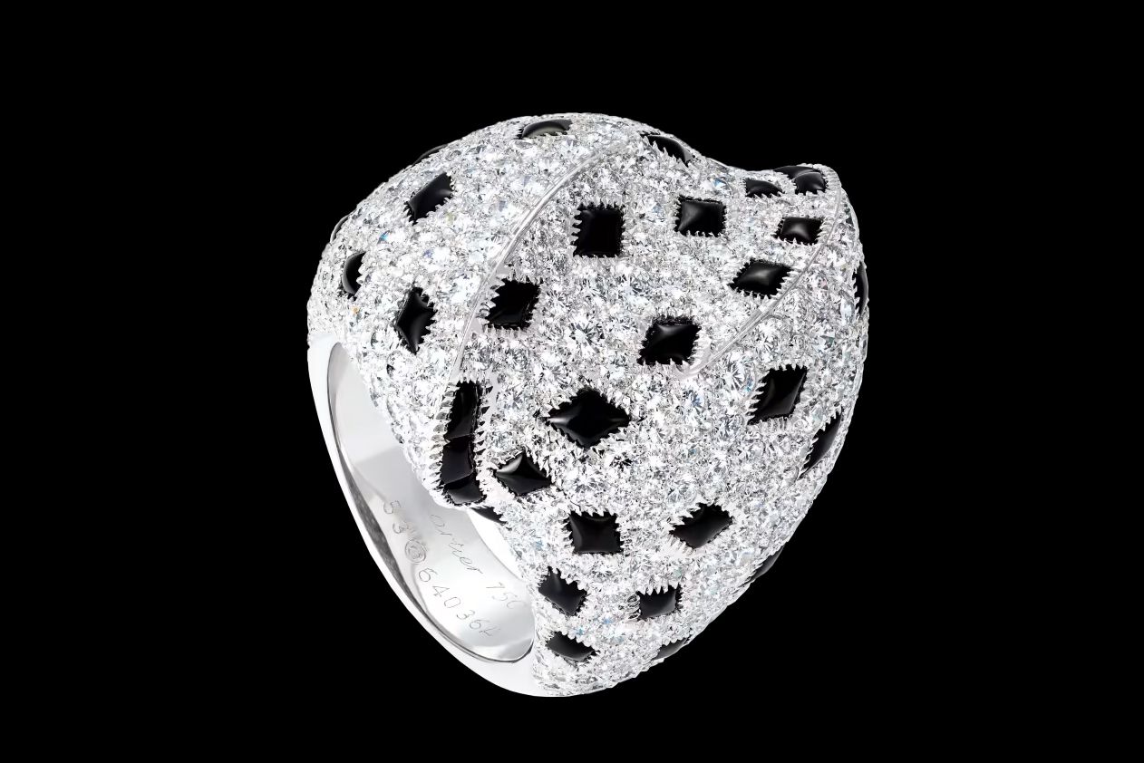  Omnēque Cartier white gold, diamond and onyx Pelage ring,-c1980s